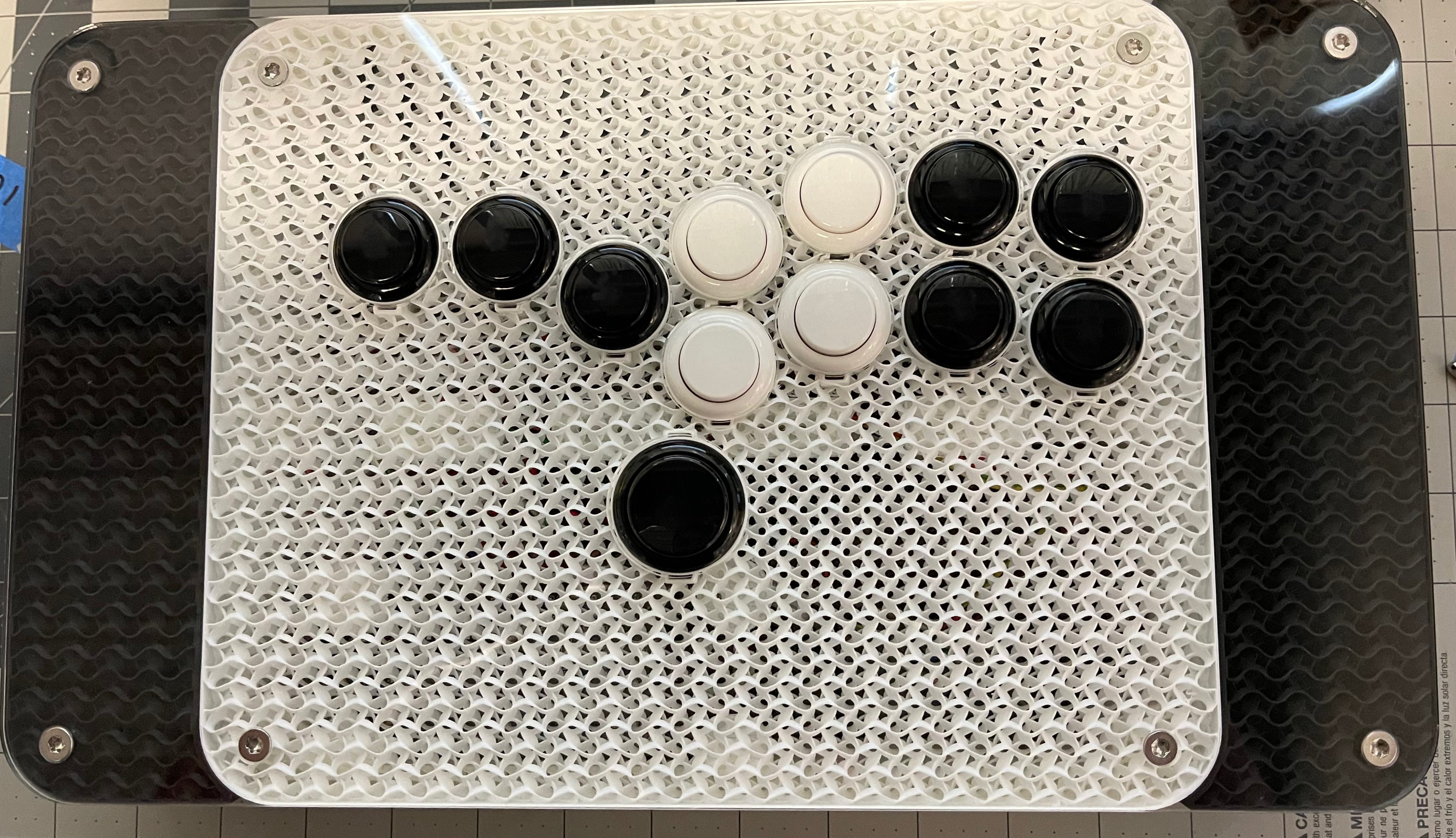 Open Box White / Black Leverless